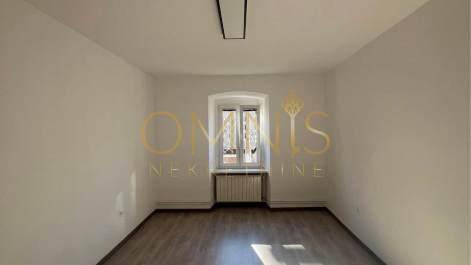 Rijeka, Centar - poslovni prostor, 30 m2, najam!